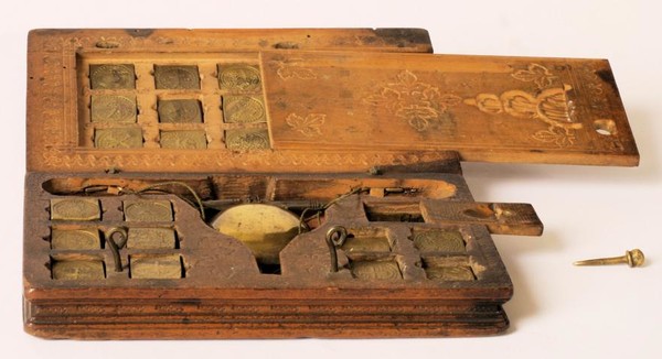 Journal-67 geöffnete Waage