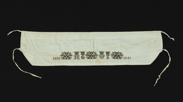 Vierländer Haarband zur Totenkleidung, datiert 1843