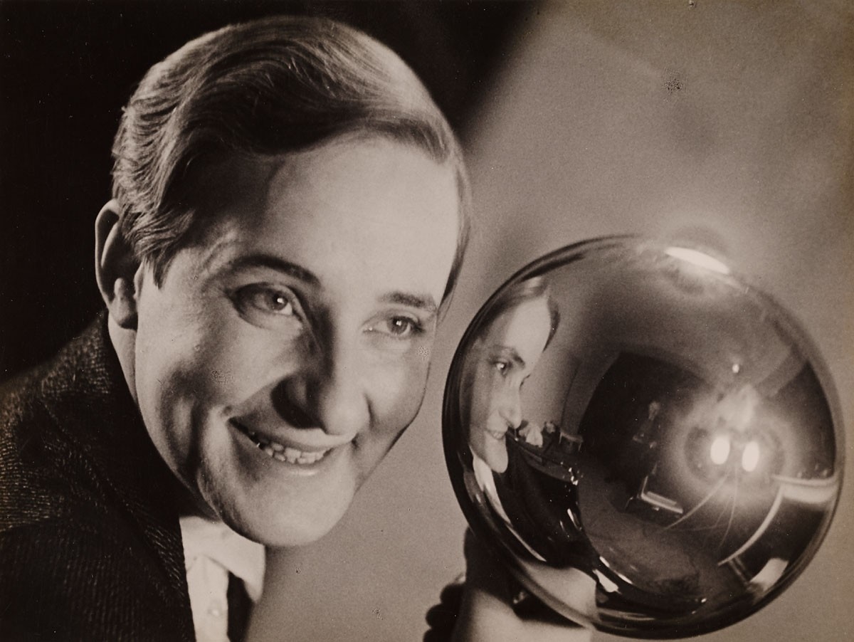 Selbstporträt mit silberner Kugel by Biermann, Aenne